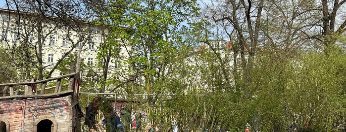 Spielplatz Helmholtzplatz is one of TODO Prenzlauer Berg.