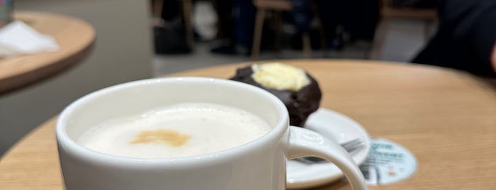 Starbucks is one of Must-visit Coffee Shops in Berlin.