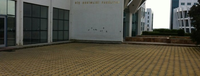Diş Hekimliği Fakültesi is one of Tempat yang Disukai Bego.