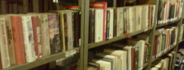 Le Bouquiniste is one of Sebos e Livrarias RJ.