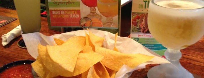 On The Border Mexican Grill & Cantina is one of Lugares favoritos de Jameson.
