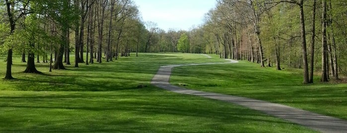 Mill Creek Golf Course is one of Lugares favoritos de Amanda.
