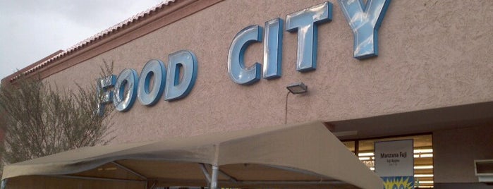 Food City is one of Vasundharaさんのお気に入りスポット.