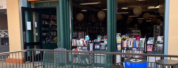 Off Square Books is one of Road (Bookstore) Trip.