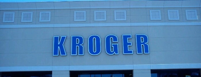 Kroger is one of Lugares favoritos de Lesley.