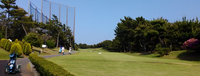 GDO chigasaki Golf Links is one of Tempat yang Disukai Atsushi.