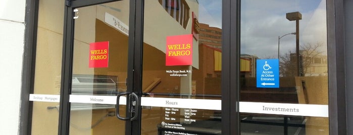 Wells Fargo is one of Tempat yang Disukai Mesha.