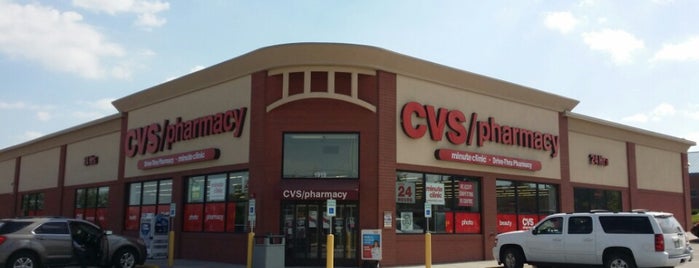 CVS pharmacy is one of Lugares favoritos de Ray L..