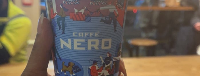 Caffè Nero is one of สถานที่ที่ Adam ถูกใจ.