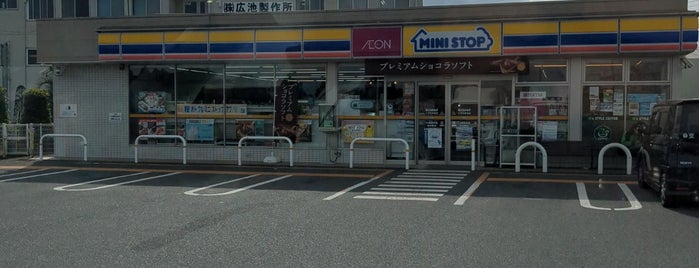 Ministop is one of コンビニ.