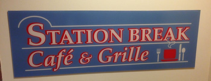 Station Break Cafe & Grille is one of Lugares favoritos de Bri.
