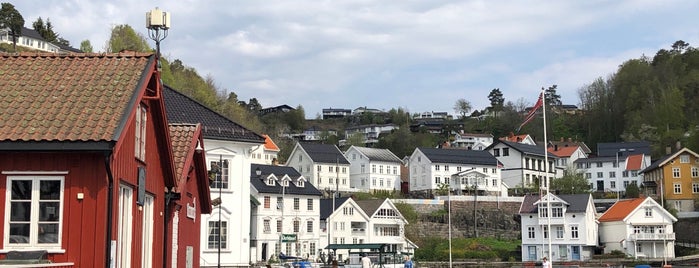 Tvedestrand is one of Norske byer/Norwegian cities.