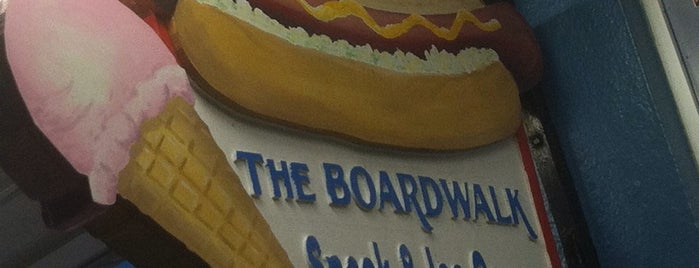 Boardwalk Shake & Ice Cream is one of Lugares guardados de Lizzie.