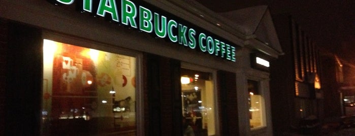 Starbucks is one of Orte, die @thedivatina gefallen.