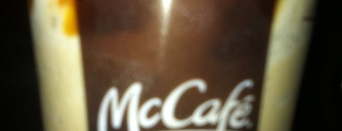 McDonald's is one of Locais curtidos por Anita.