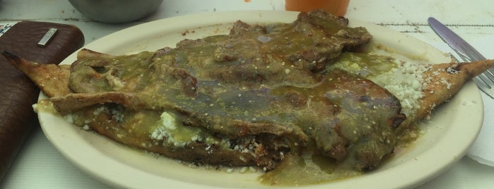 El Huarache Picudo is one of Maryhel’s Liked Places.