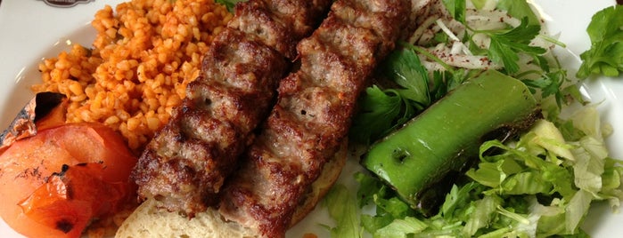 Taşhan Et & Restaurant is one of İsmail'in Kaydettiği Mekanlar.