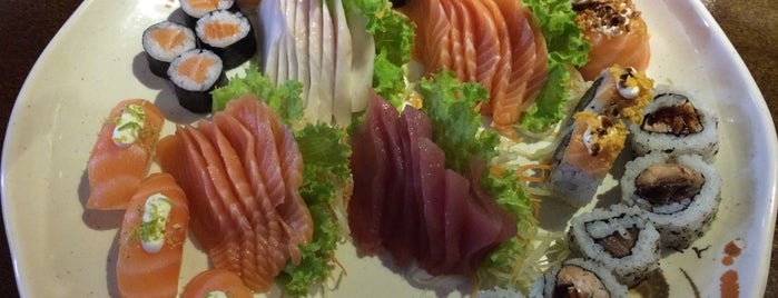 Okayama Sushi is one of PROXIMOS DE CASA.