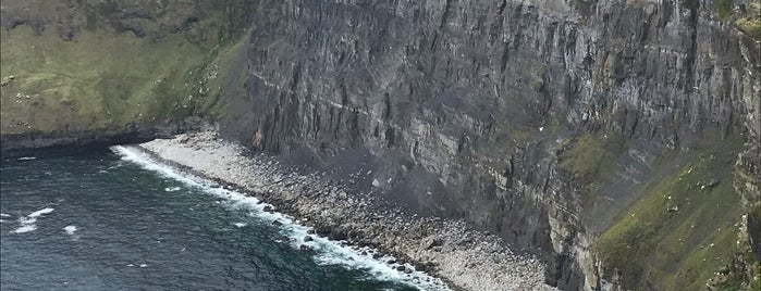 Cliffs of Moher Tour is one of Mis sitios favoritos en Irlanda.