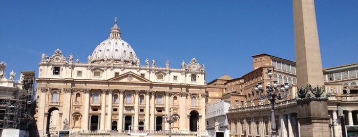 Basilica di San Pietro in Vaticano is one of wonders of the world.