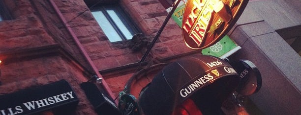 McKibbin's Irish Pub is one of Lugares favoritos de George.