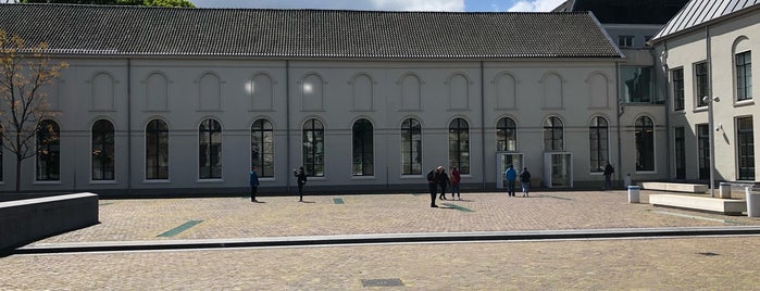 Universiteitsbibliotheek Binnenstad is one of Lugares favoritos de Burcu.