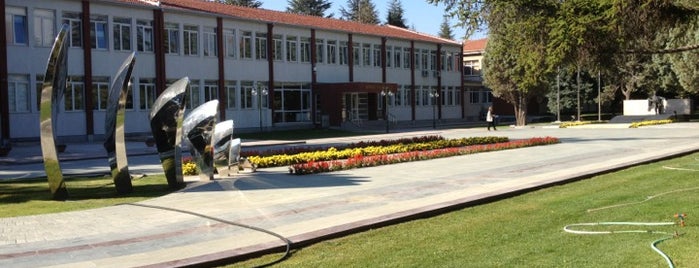 Hukuk Fakültesi is one of Tempat yang Disukai Ahmet Zafer.