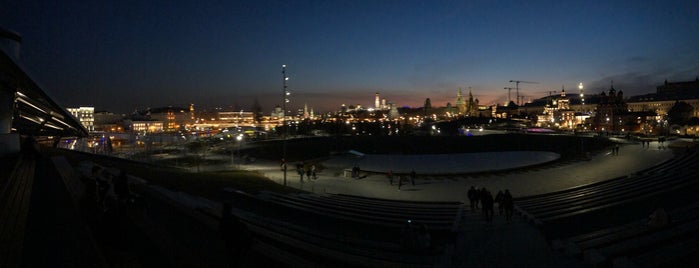 Parque Zaryadye is one of Locais curtidos por Nekit.