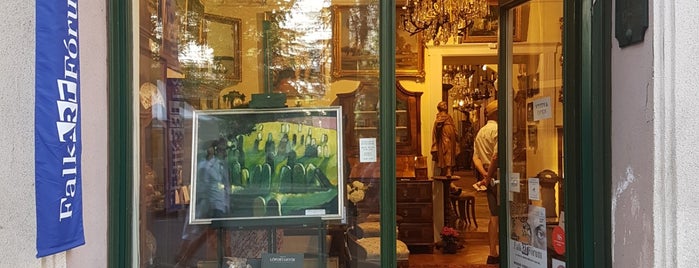 Darius Antiques is one of Будапешт.