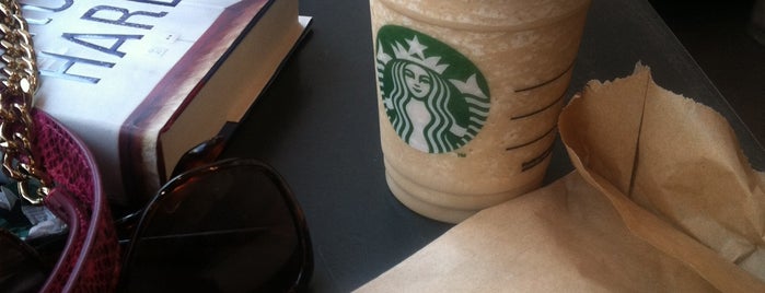 Starbucks is one of Eさんのお気に入りスポット.