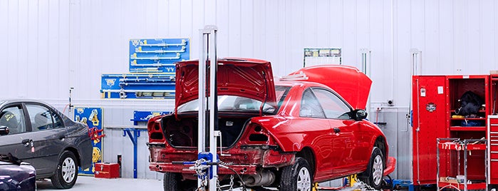 Gerber Collision & Glass is one of Jeff'in Beğendiği Mekanlar.