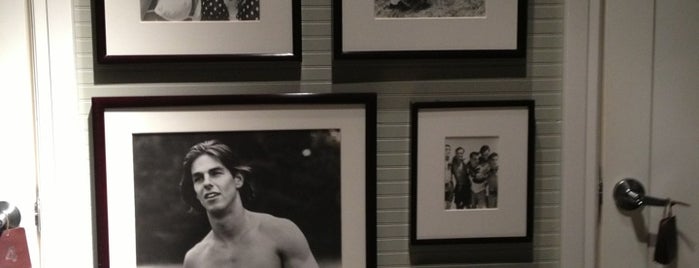 Abercrombie & Fitch is one of Anthony 님이 좋아한 장소.
