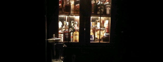 Camden Bar & Lounge is one of hiburan semata.
