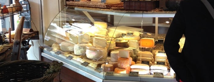 Fromagerie Galland is one of Lieux qui ont plu à Claudia.
