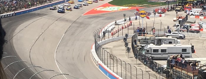 The Speedway Club at Texas Motor Speedway is one of Posti che sono piaciuti a Heath.