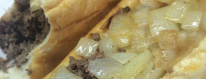 Dalessandro’s Steaks & Hoagies is one of Locais curtidos por Heath.