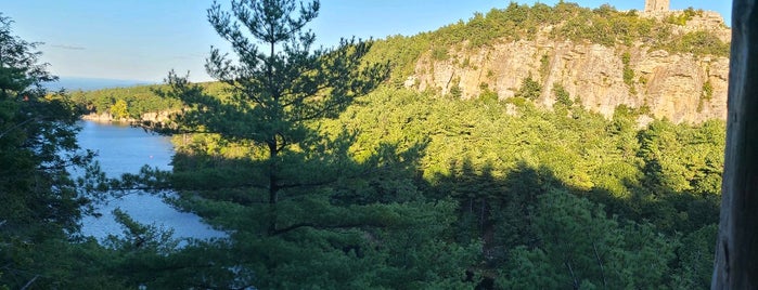 Eagles Cliff is one of Cynthia'nın Beğendiği Mekanlar.