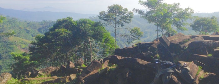 Situs Megalitikum Gunung Padang is one of Places Private Sawung Galing.