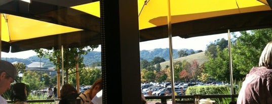 California Pizza Kitchen is one of Lugares favoritos de Ryan.