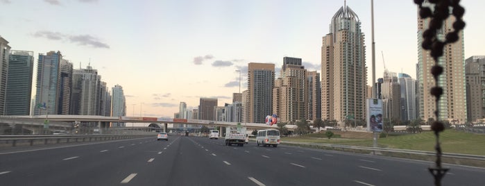 Sheikh Zayed Rd is one of duBai.