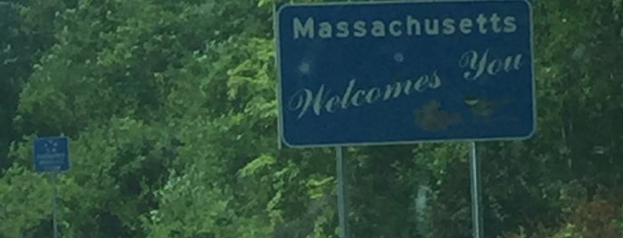 Massachusetts Welcomes You is one of State lines.