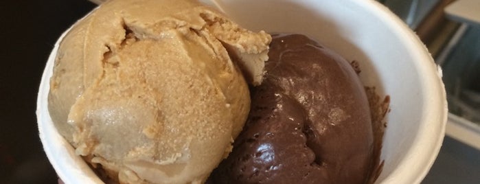 Jeni's Splendid Ice Creams is one of Locais salvos de Garrett.