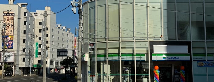 ファミリーマート 地下鉄平岸駅前店 is one of FM202405.