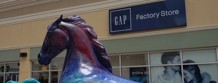 Gap Factory Store is one of Orte, die Anita gefallen.