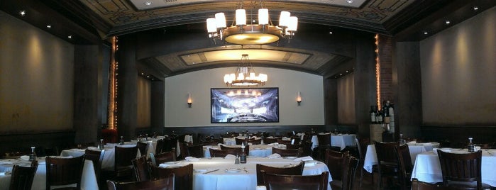 Wolfgang's Steakhouse is one of Lugares favoritos de Jessica.