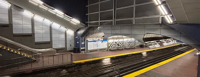 MBTA Aquarium Station is one of città.