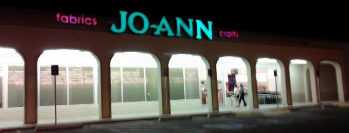 JOANN Fabrics and Crafts is one of Orte, die Vicki gefallen.