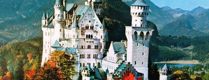 Schloss Neuschwanstein is one of Spots with a View.