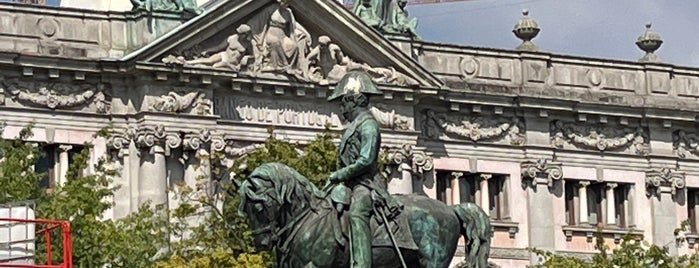 Monumento a Dom Pedro IV is one of Best of Porto.