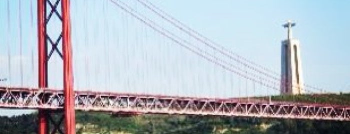 Мост имени 25 апреля is one of Lisboa.